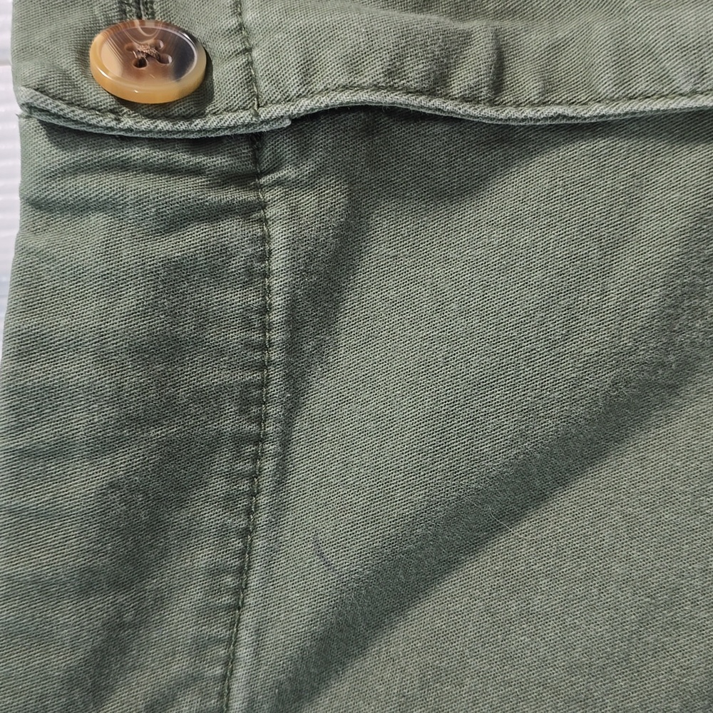 Old Navy Green Bermuda Shorts Classic Cotton Twill - Picture 11 of 11